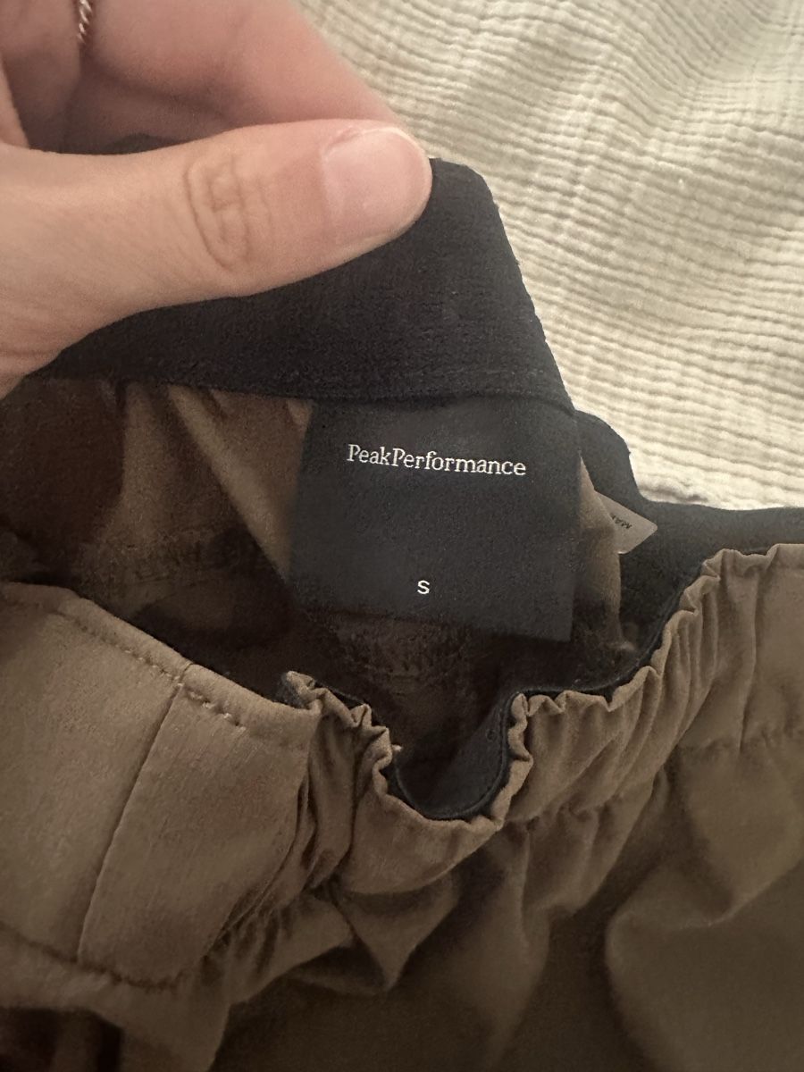 Peak Performance Pantaloni: Outdoor Cargo Pants Peakperformance S – Usato da Zürich venduto da clarissataiana 2