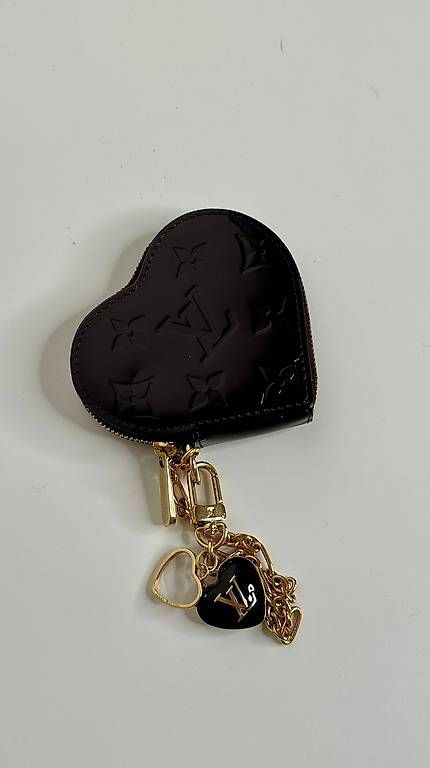 Louis Vuitton Portamonete: Louis Vuitton Vernis cuore Bordeaux originale – Usato da Sementina venduto da ren_qg8c 1