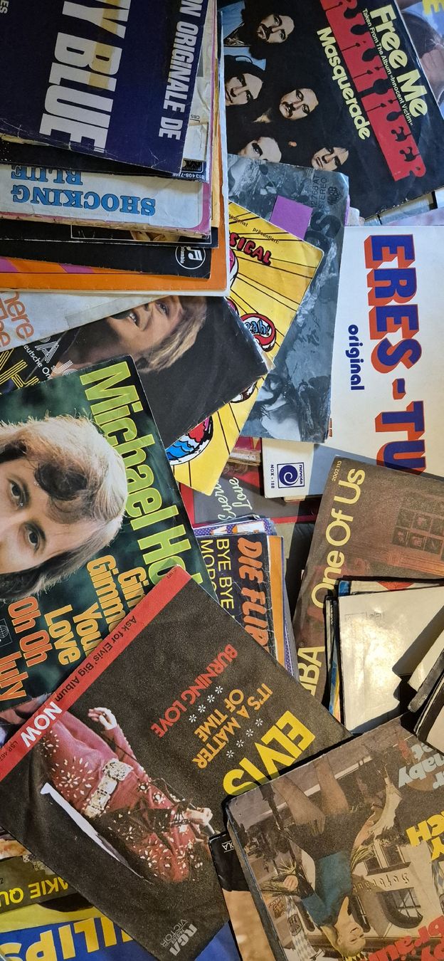 Vinyles: 600 Singels! – D'occasion à Luzern par beegli58