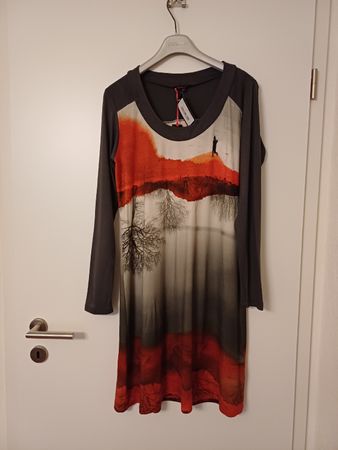 Robe neuve, S, Avantures des Toiles