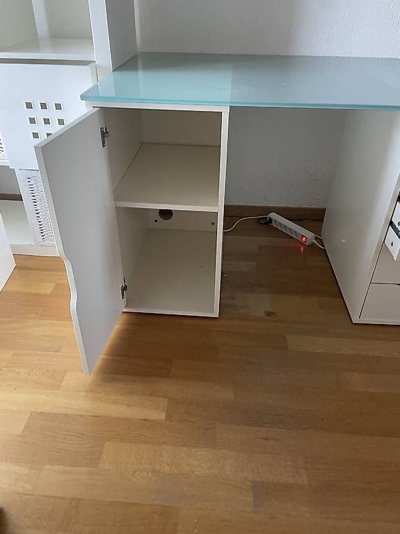 Schreibtische: Büro  – Gebraucht aus Zug von Rembrandt2 3