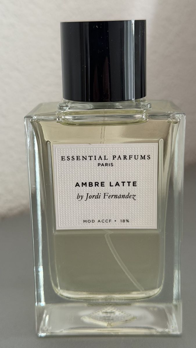 Profumi & Eau de Toilette: ESSENTIAL  AMBRE LATTE,NEU 2026 , 2 ml – Usato da Sursee venduto da nst_czk2