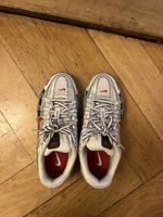 Nike P6000 silber/rot Grösse 36