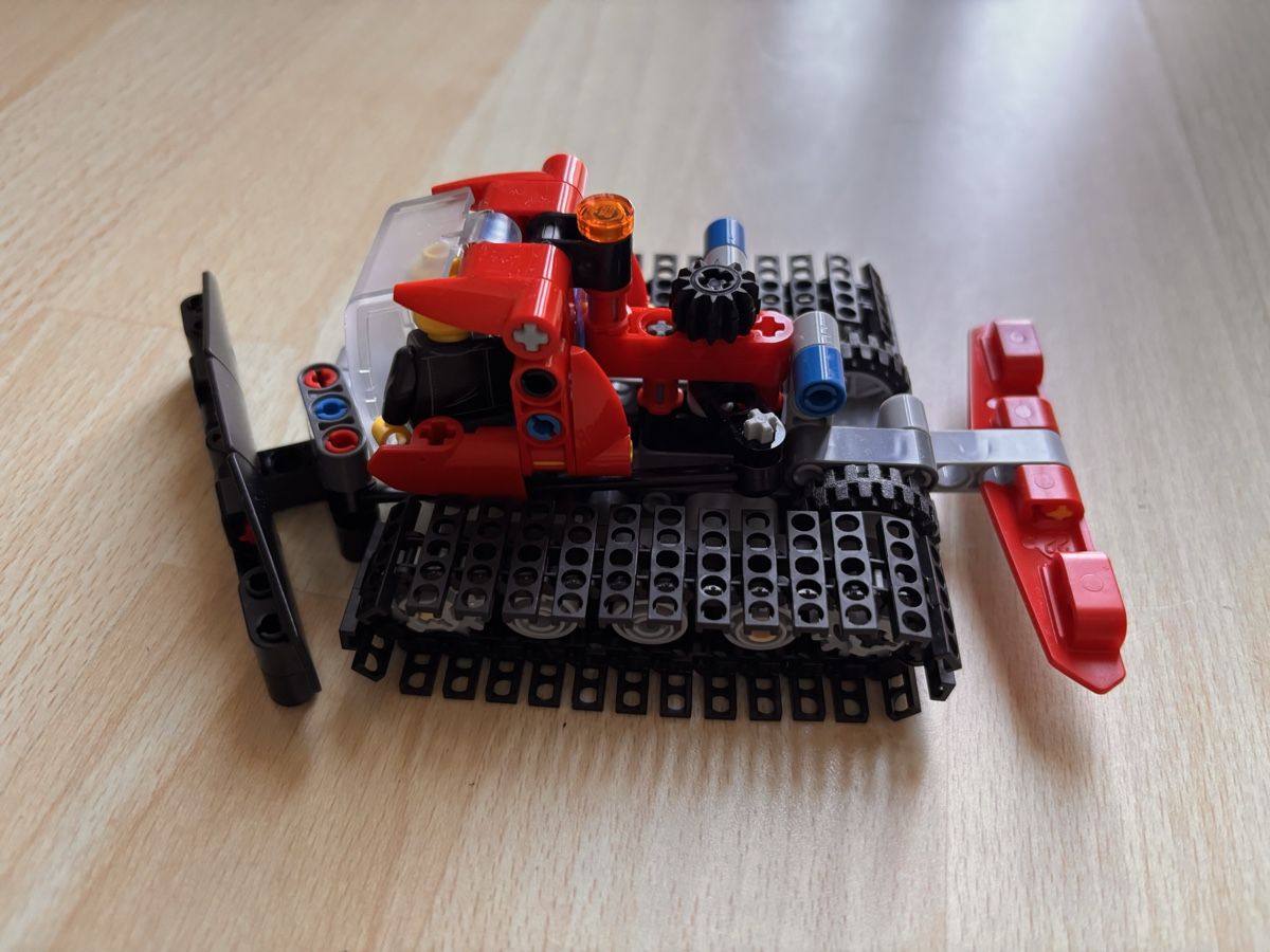 Technics Kit di costruzioni: LEGO Technic 42148 Schneefahrzeug mit Anleitung – Usato da Dättlikon venduto da MC_FK 3