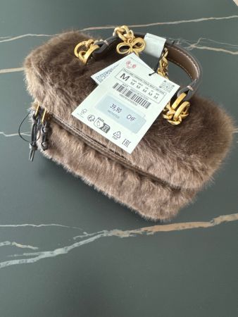 Zara Tasche Kunstfell braun mit Goldkette NEU