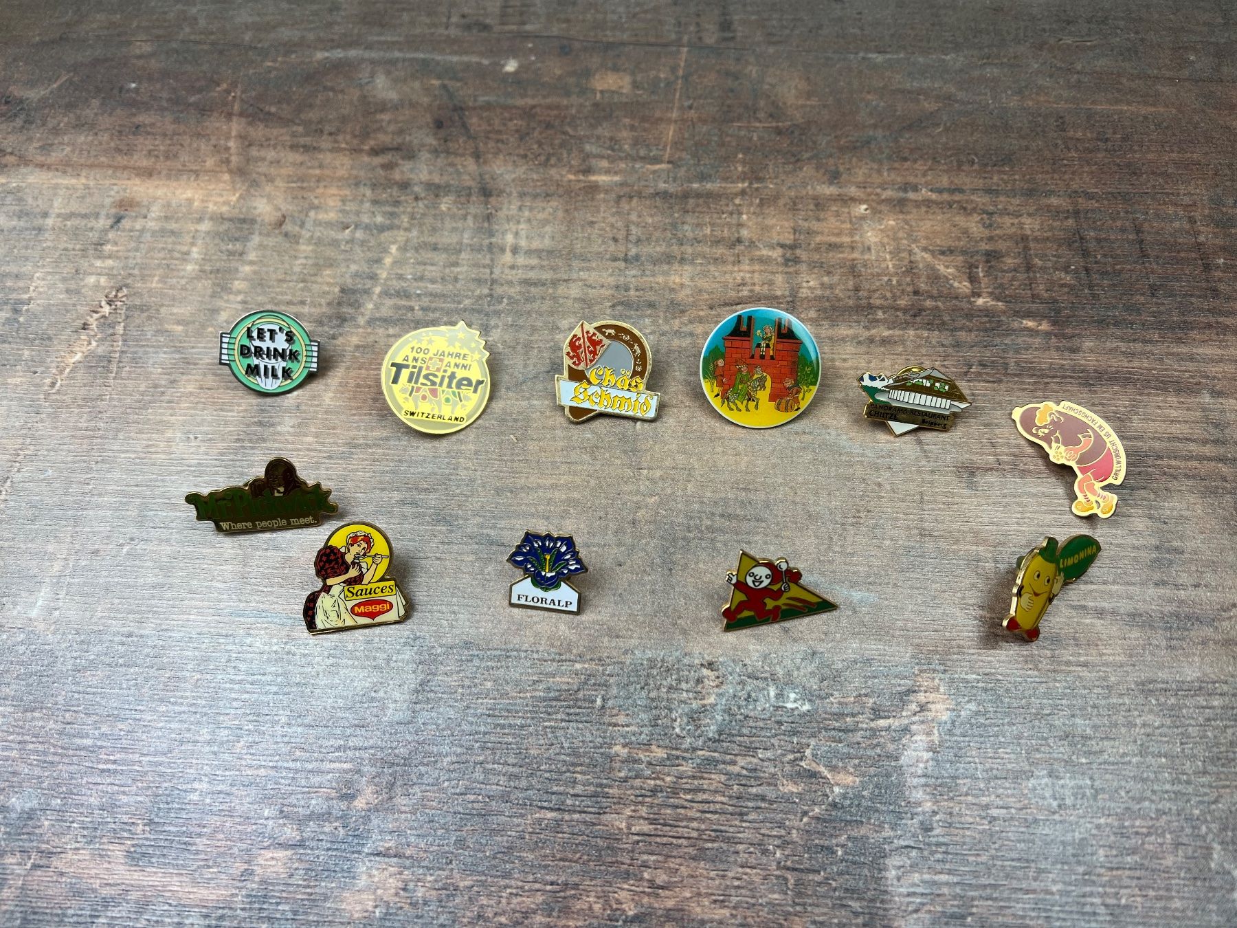 Broschen & Nadeln: Pin Sammlung Lebensmittel Marken etc. 4 – Gebraucht aus Hallau von R.R.91