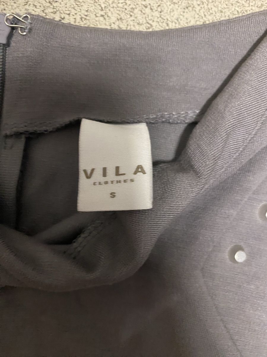 Vestiti: Kleid Vila – Usato da Luzern venduto da oli_6x2r 2