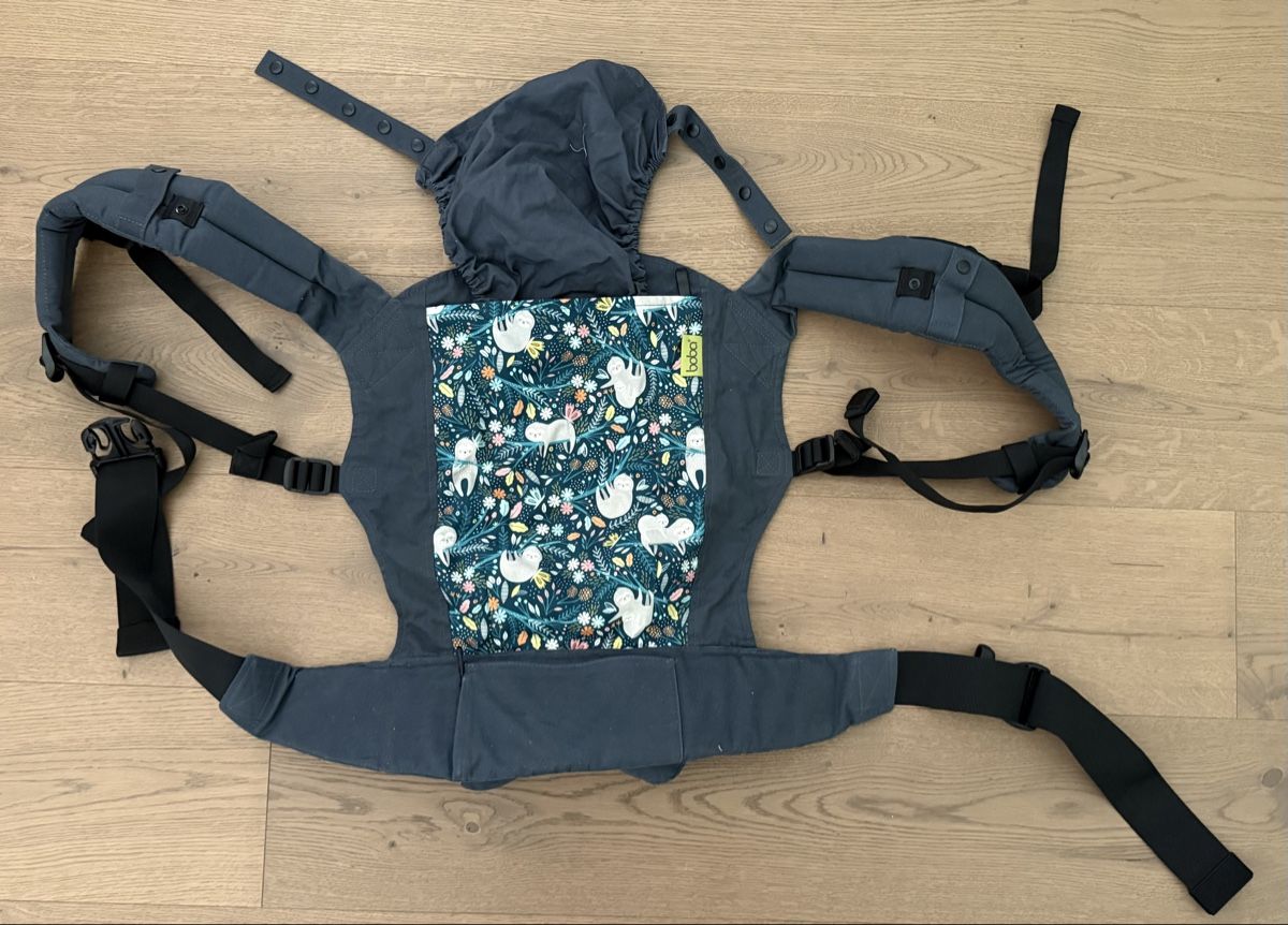 Marsupi portabebè: Baby carrier with hood  – Usato da Bonstetten venduto da jul_q6mt