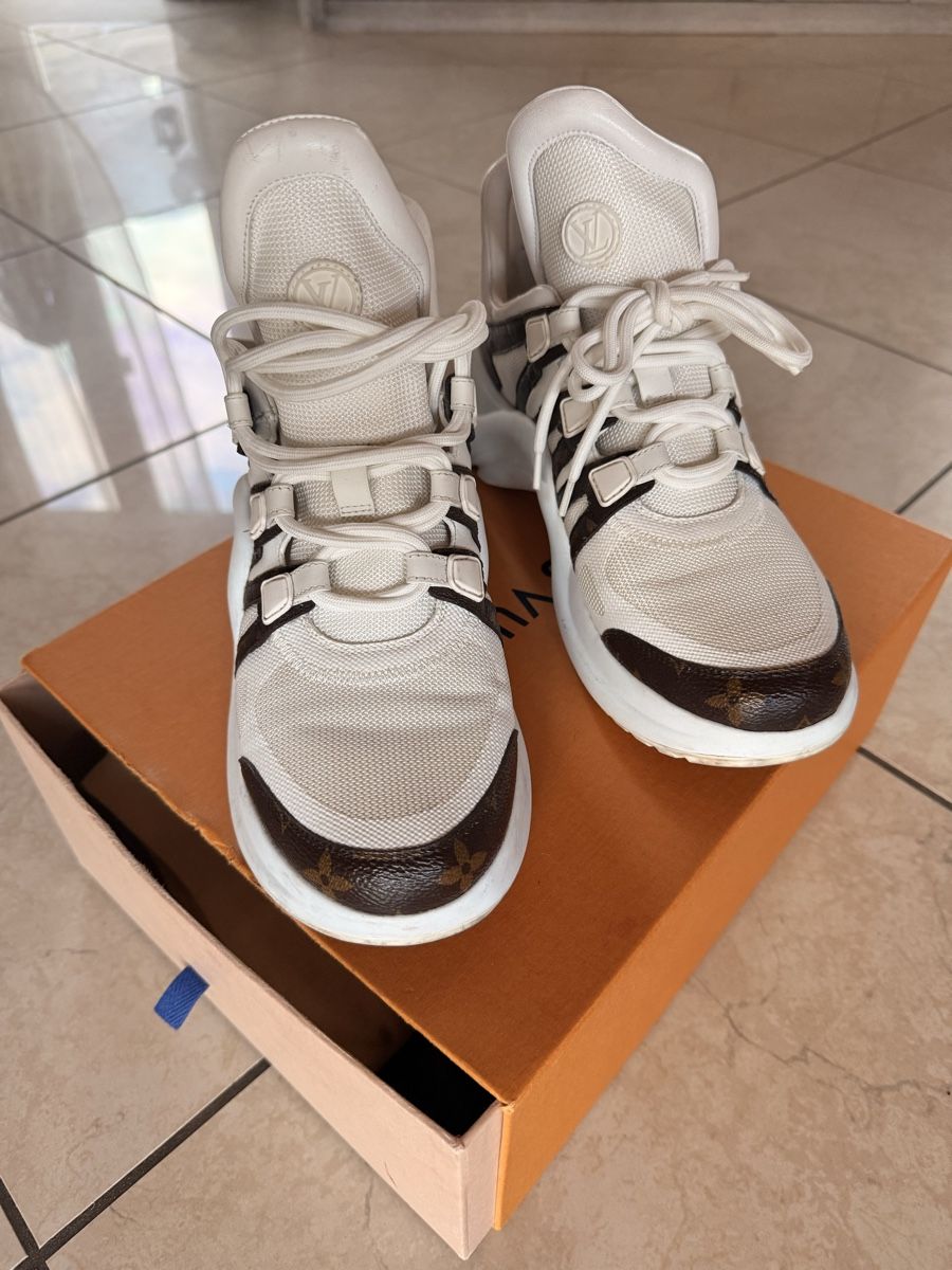 Louis Vuitton Chaussures femmes: Louis Vuitton – D'occasion à Vétroz par cais