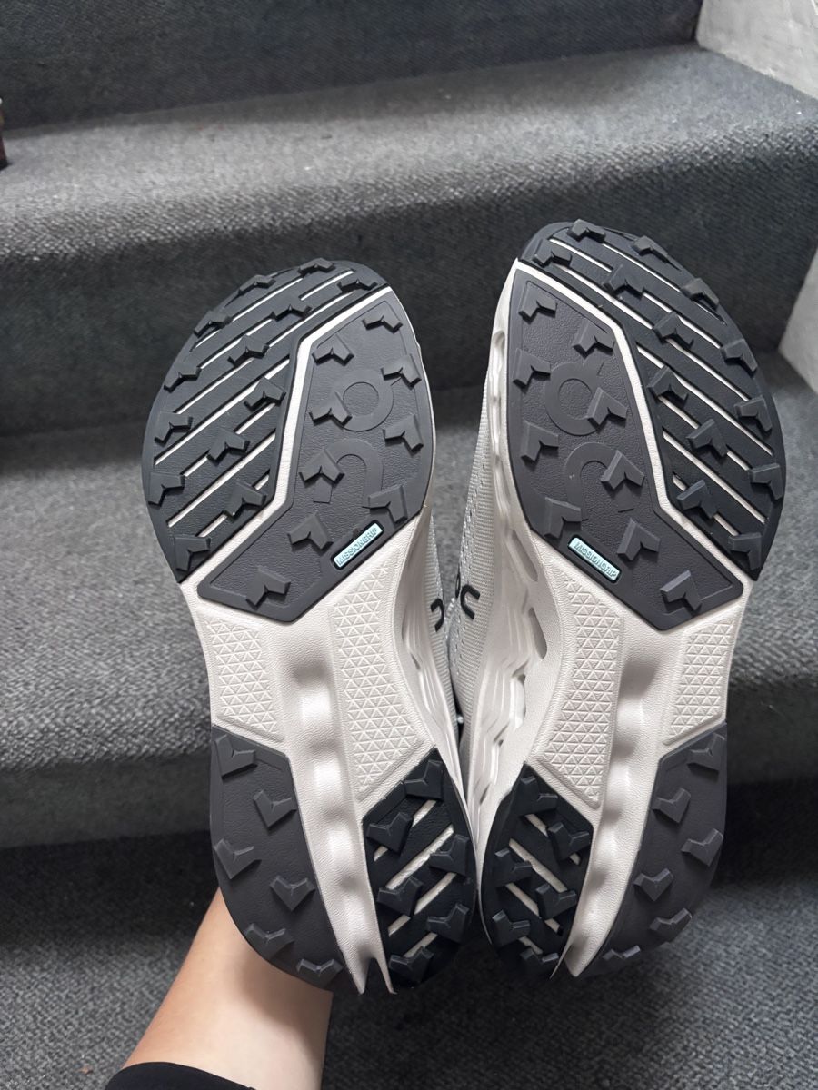 On Scarpe da donna: On running cloudsurfer trail   – Nuovo (secondo la descrizione) da Zürich venduto da Hanna-Hadorn 6