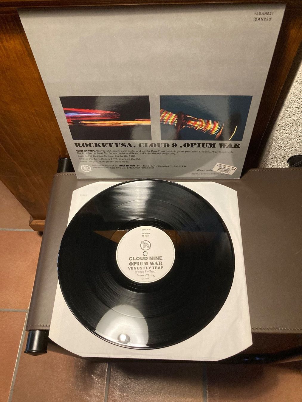 Dischi in vinile: The Venus Fly Trap - Rocket USA / Cloud 9 / Opium War – Usato da Fribourg venduto da Karushi 1