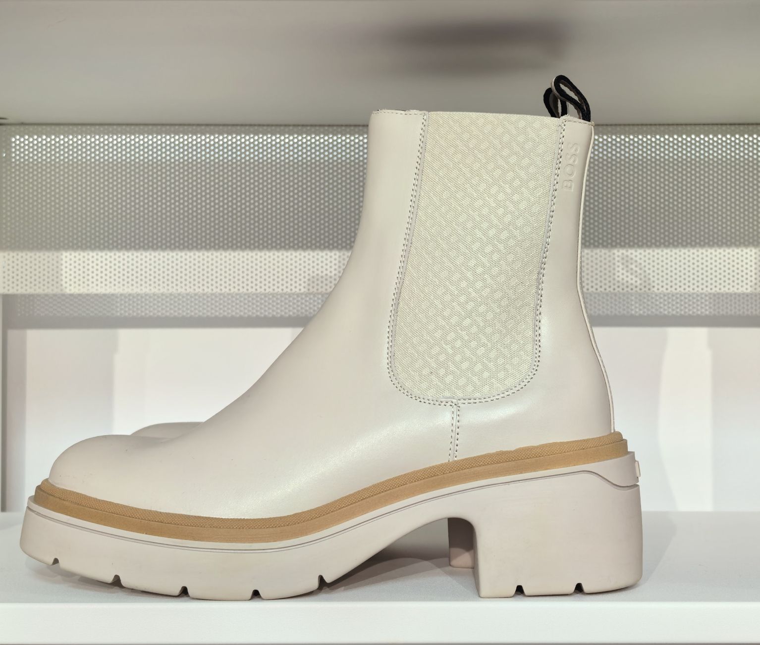 Hugo Boss Chaussures femmes: Boss Stiefel – Neuf avec emballage d'origine à Bad Ragaz par AKahlon