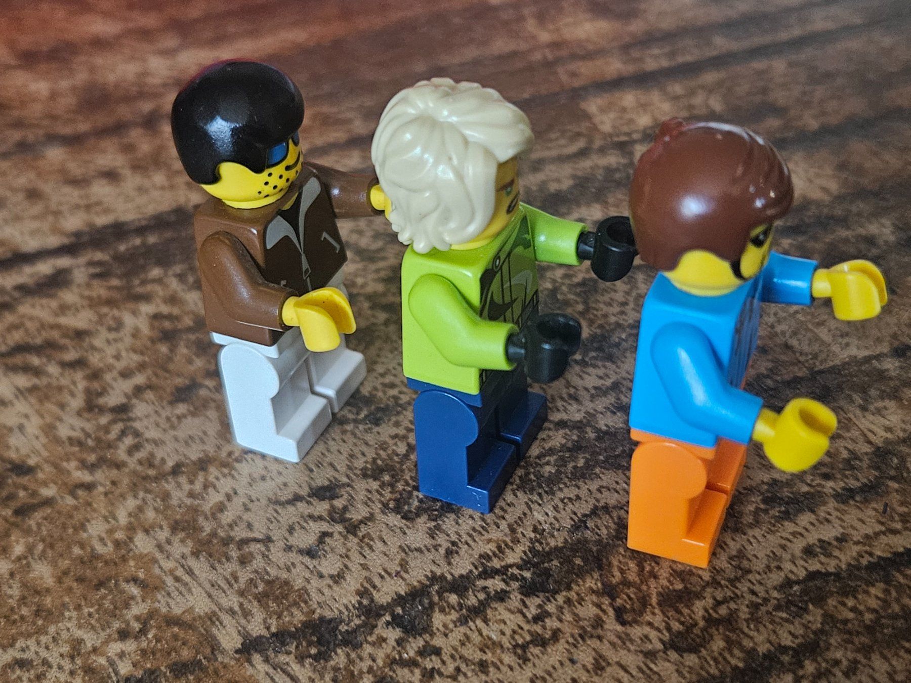 Lego Kit di costruzioni: lego lot de 3 figurines – Usato da Confignon venduto da Ecrofigs 3