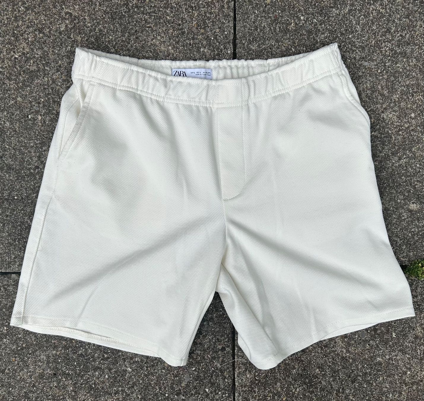 Zara Pantaloni: Zara Shorts | Grösse L – Usato da Ebmatingen venduto da Elee_12