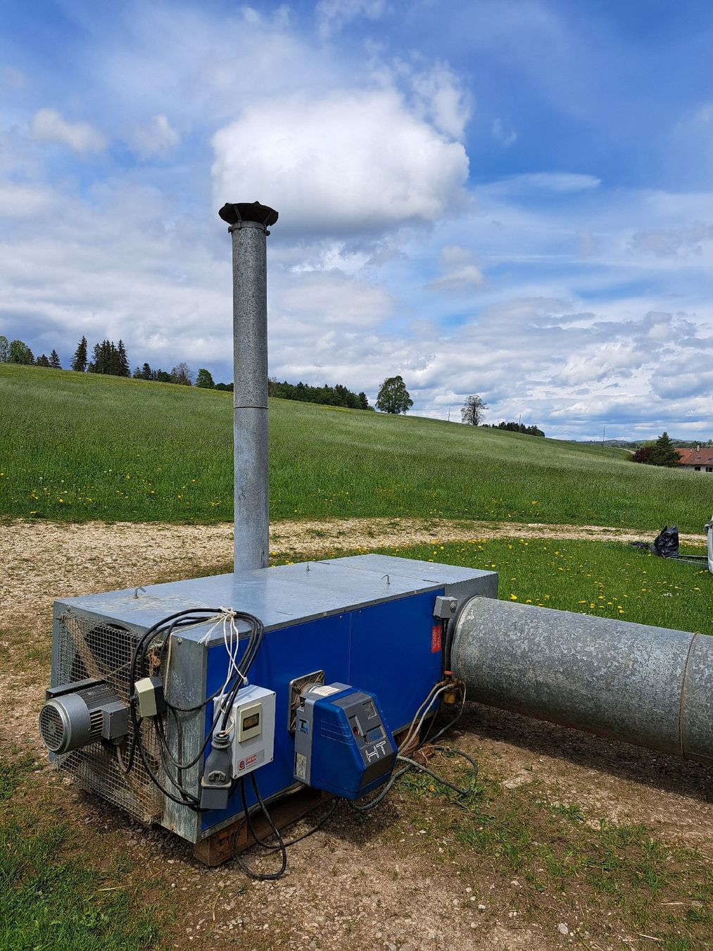 Radiatori: Warmluftofen / Heutrockner – Usato da Tramelan venduto da HariL