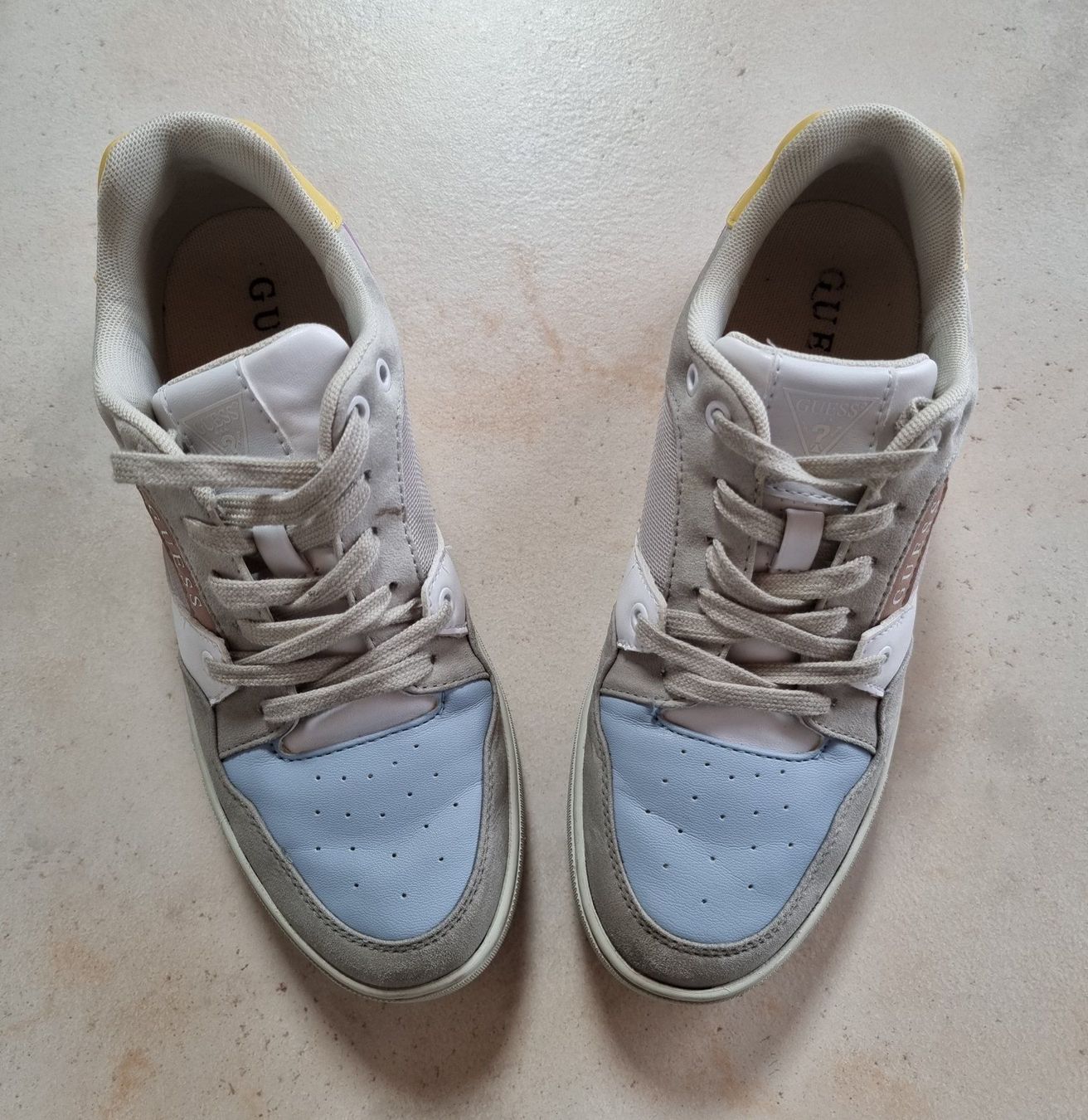 Scarpe da donna: GUESS Sneaker 39 weiss-farbig – Usato da Falera venduto da Fudax 2