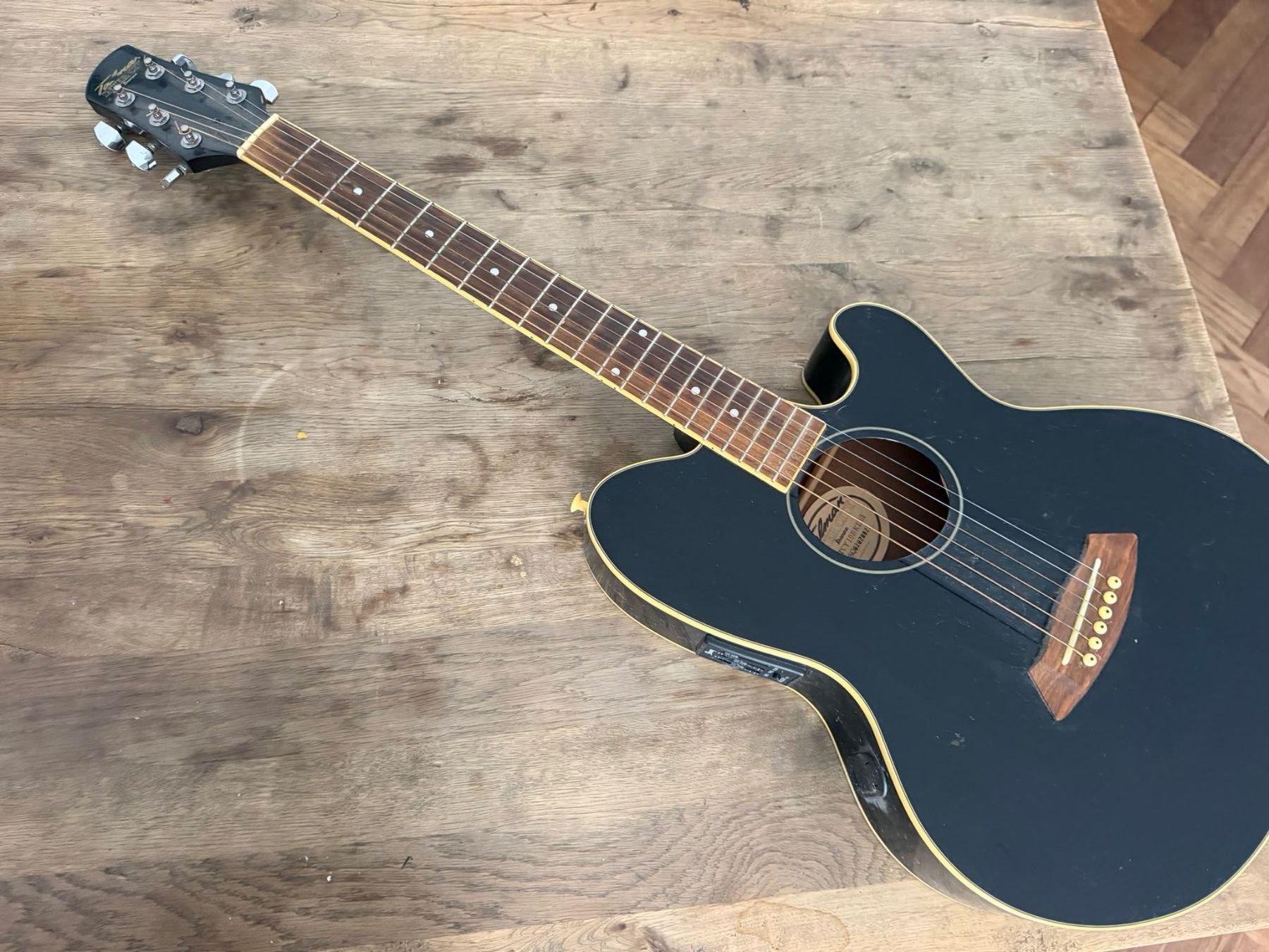 Strumenti musicali: Gitarre - elektro-akustisch – Usato da zürich venduto da mel_bf85