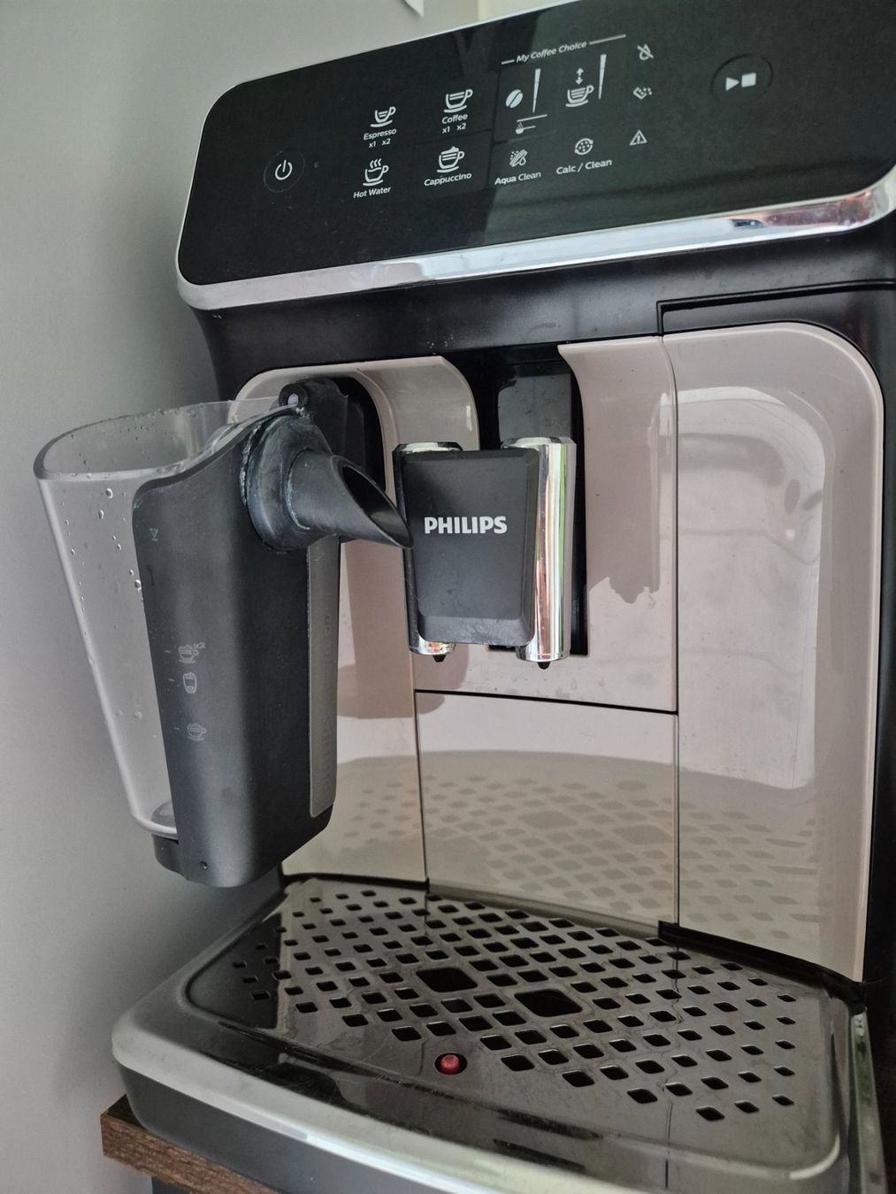Philips Macchine per caffè & Macchine per espresso: Philips Kaffeevollautomat EP2235/49 – Usato da Pfäffikon ZH venduto da Jasmin1994 1