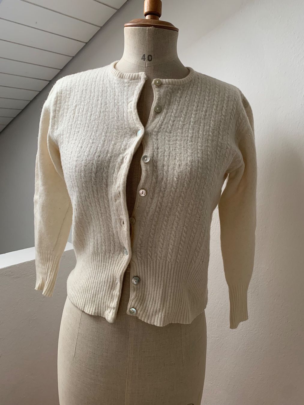 Pullover & Sweatshirts: Strickjacke – Gebraucht aus Ennetbaden von usemiste