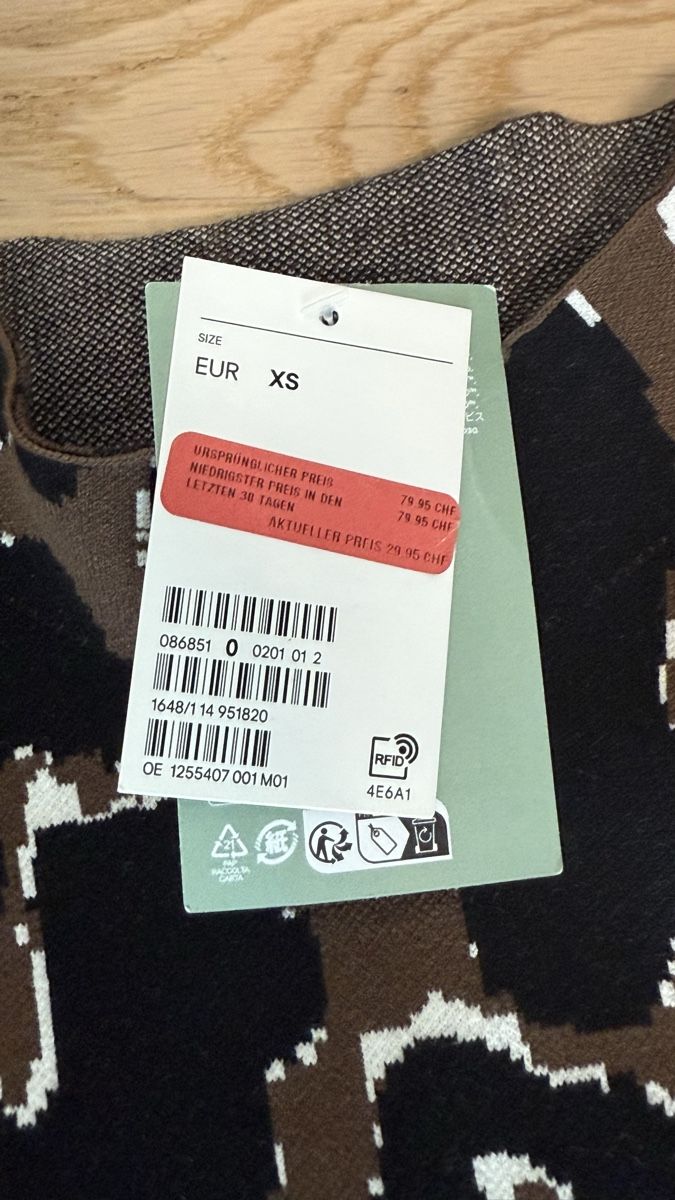 H&M Vestiti: HM edition mini dress – Usato da Cham venduto da Ezhdoll 1