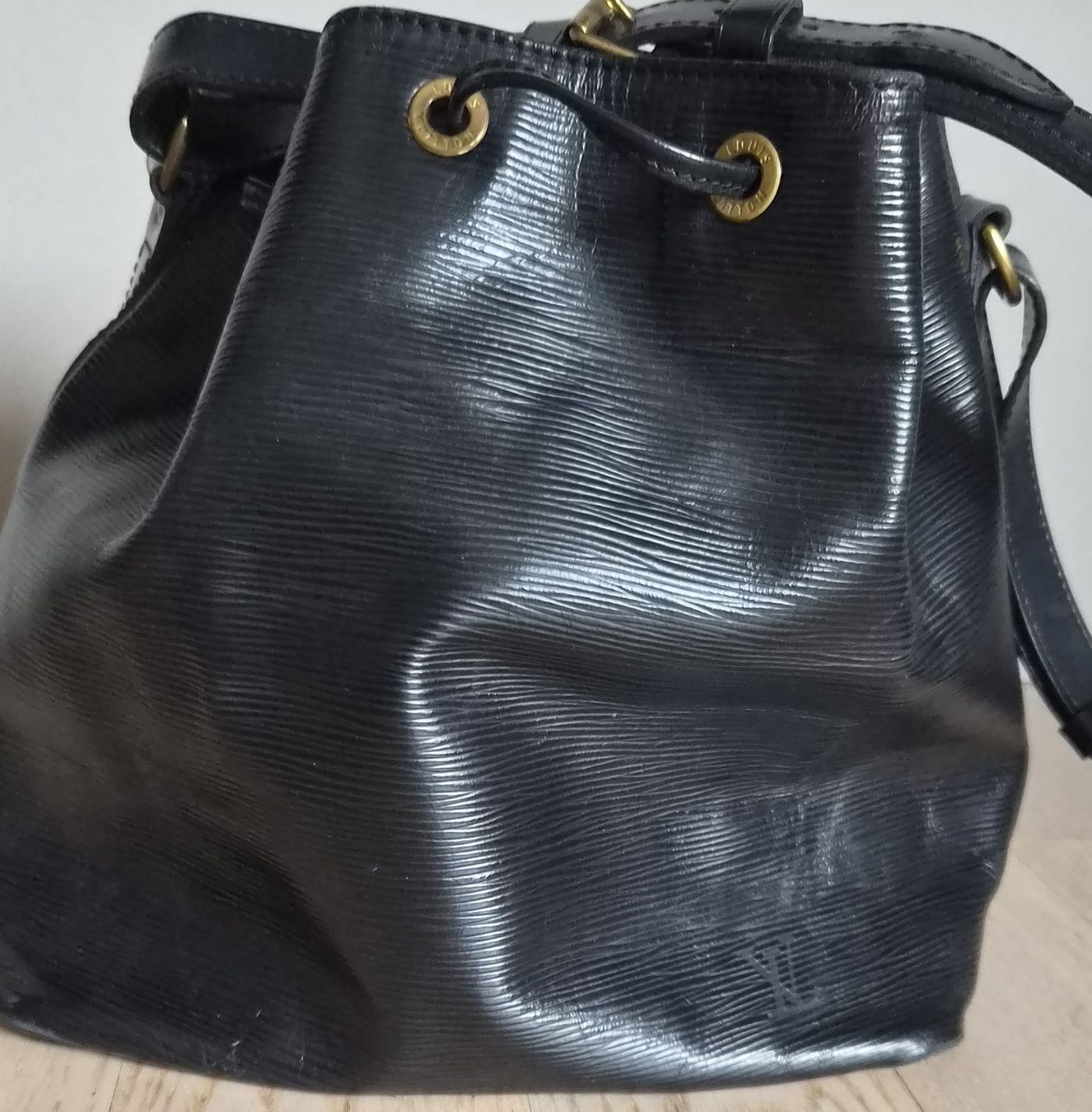 Louis Vuitton Altro in  Abbigliamento & Accessori: LV Noé GM Épi Noir authentique – Usato da La Chaux de Fonds venduto da reina1975 1