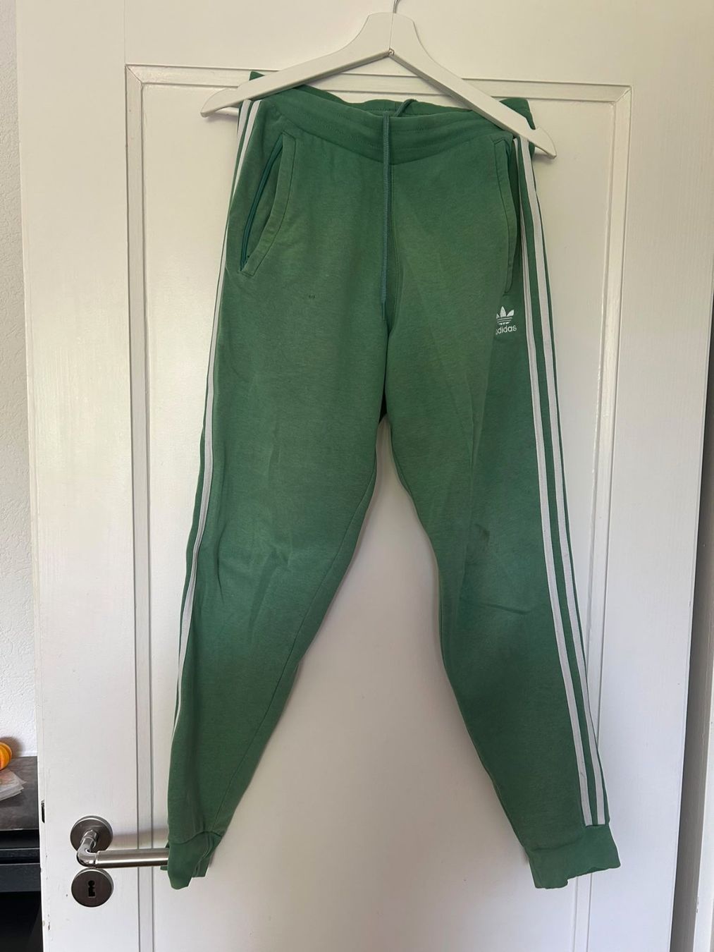 Adidas Pantaloni: Adidas Trainerhose – Usato da Zürich venduto da thibvd