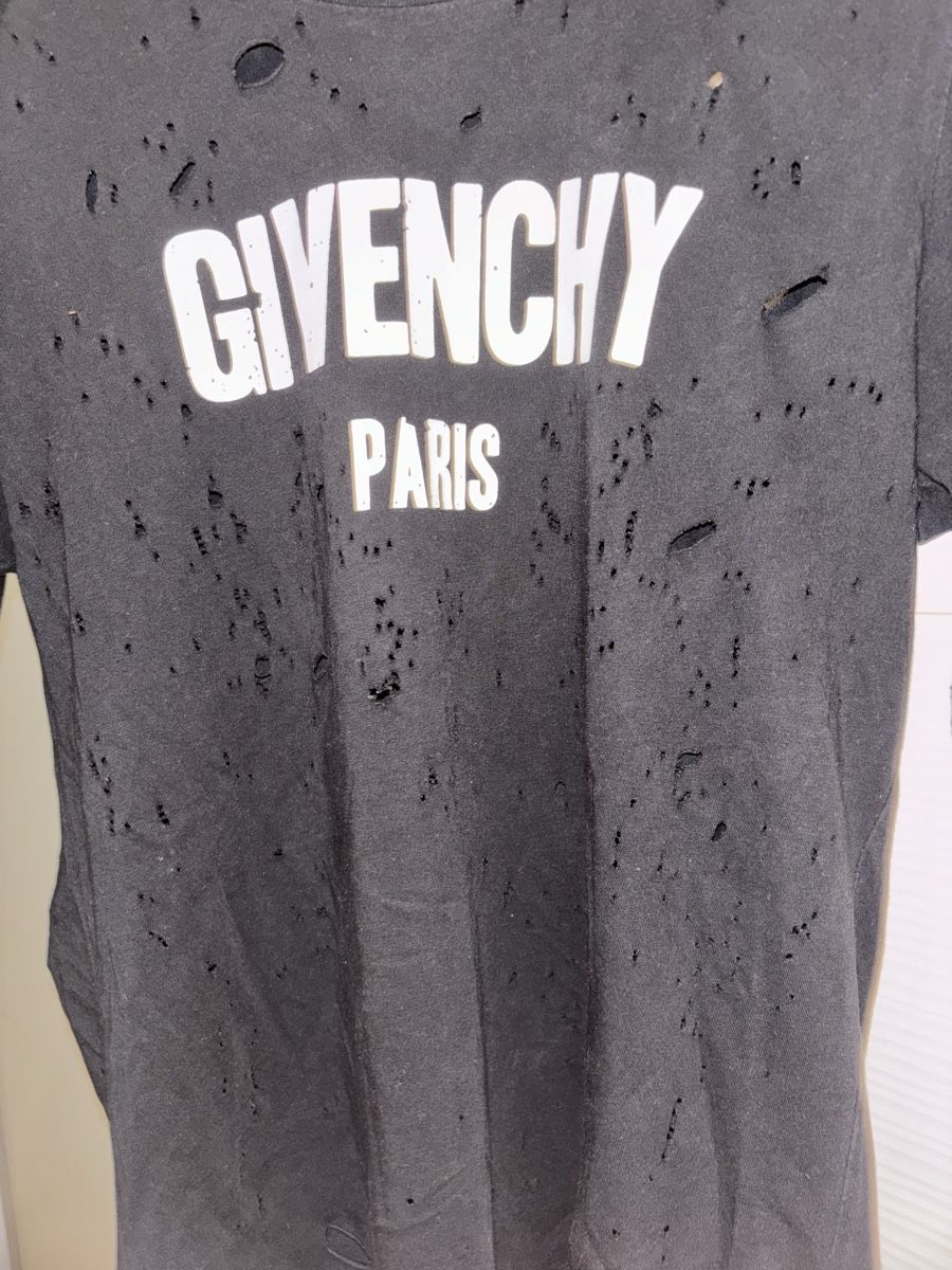 Givenchy T-shirt: Givenchy T-Shirt Grösse M – Usato da Untersiggenthal venduto da capodanilo6 3