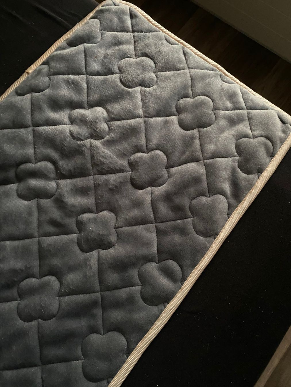 Biancheria da letto: Bettläufer  145 x 44 cm. grau – Nuovo (secondo la descrizione) da Allenwinden venduto da Obalu 2