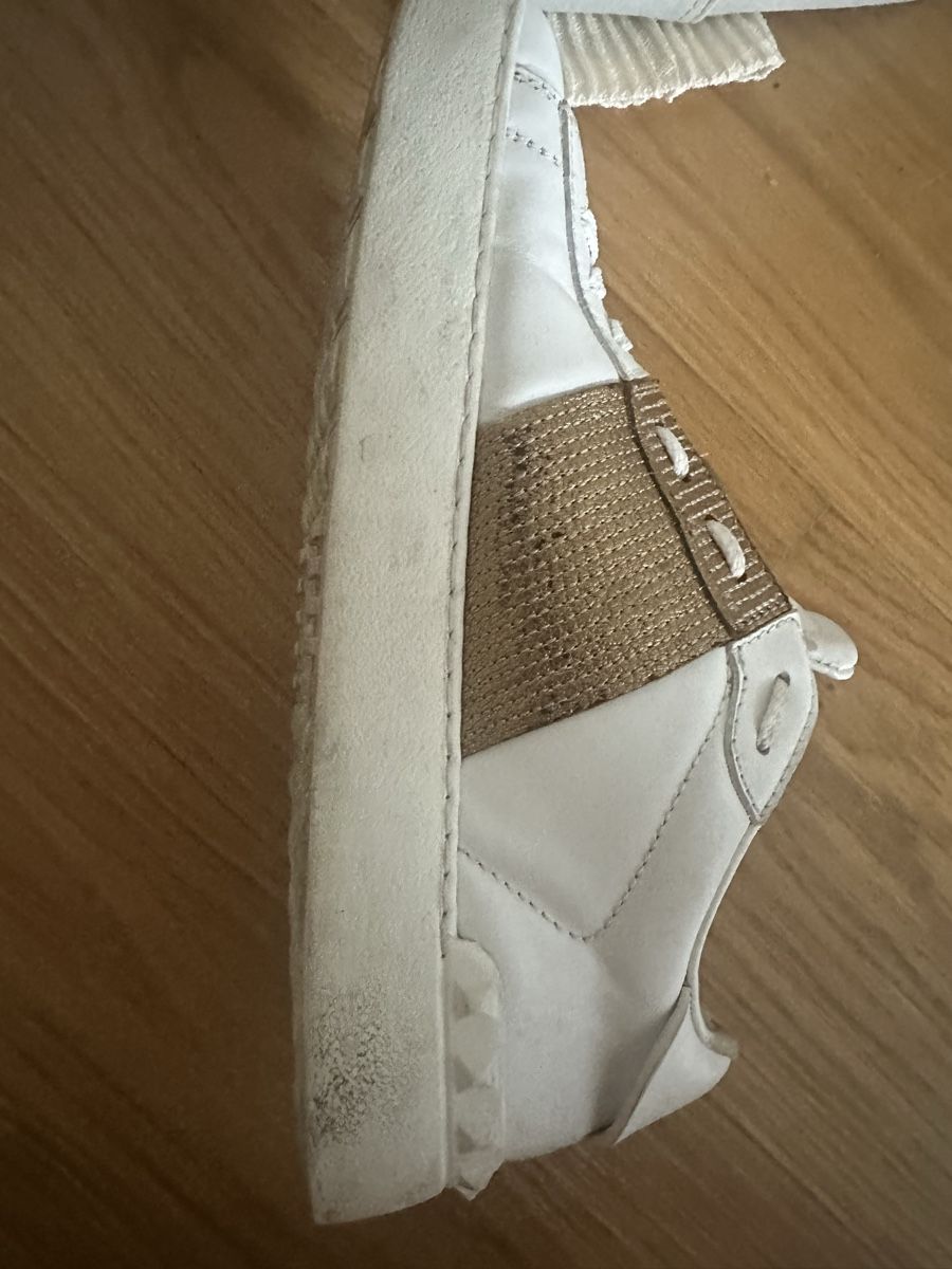 Valentino Scarpe da donna: Valentino Garavani Stud Sneaker – Usato da Niederhasli venduto da Luxevault 1