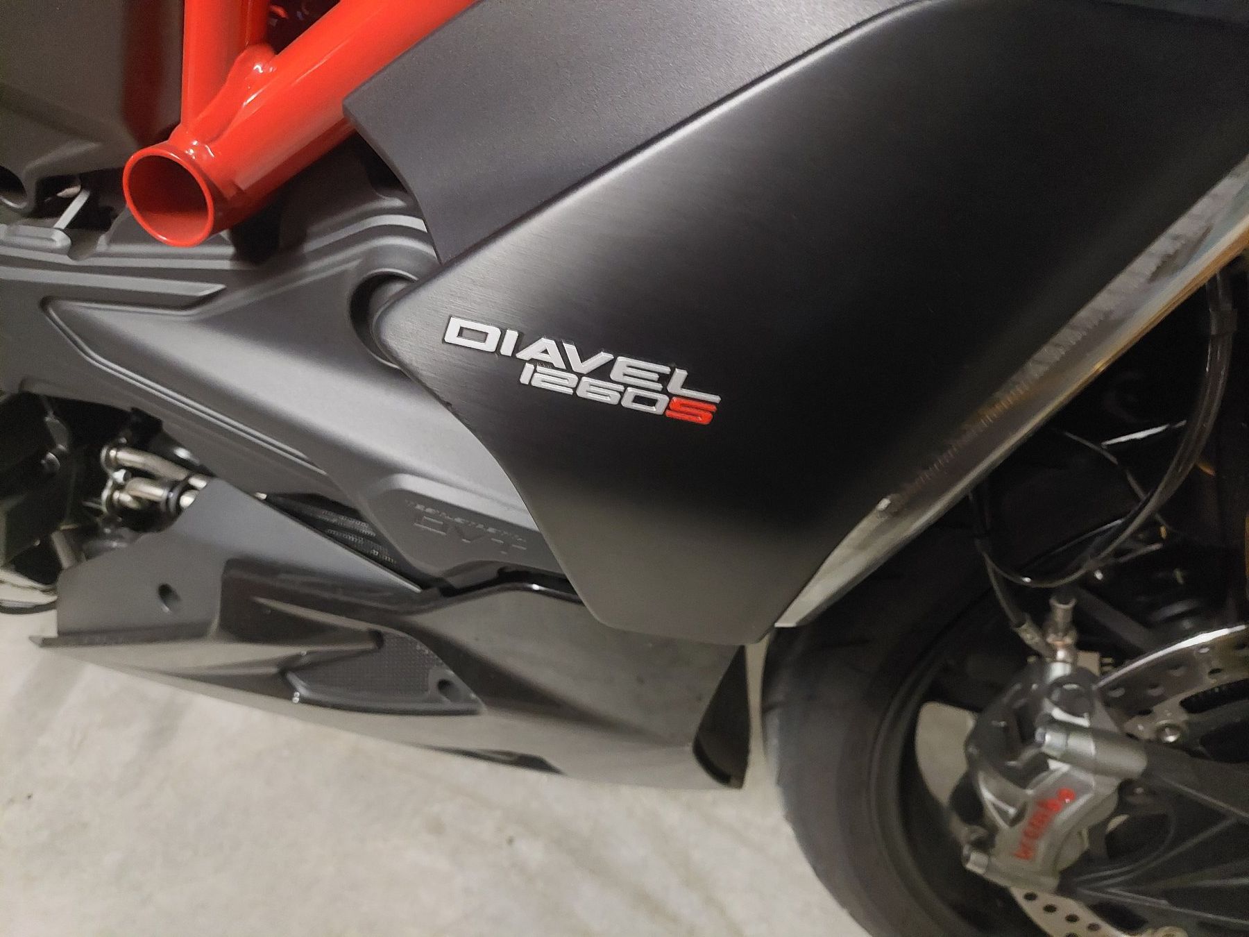 Ducati Strada: Ducati Diavel 1260S – Usato da Bülach venduto da esi-41 3