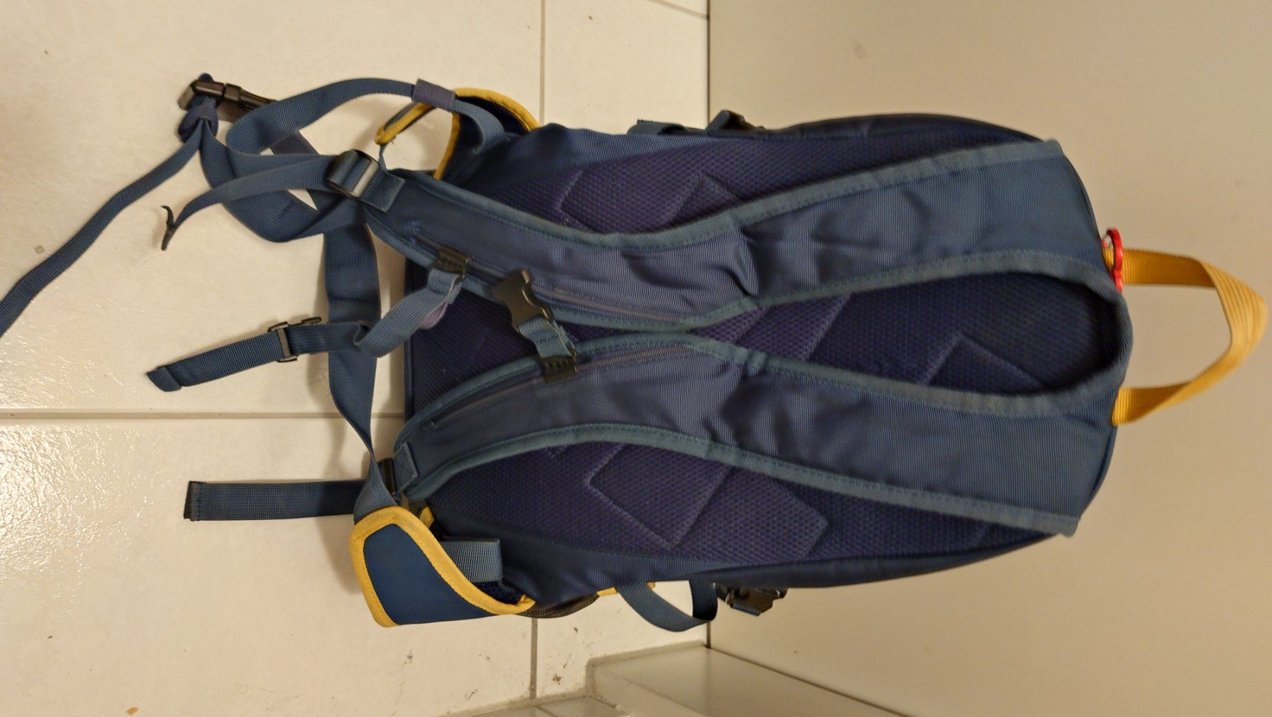 Helly Hansen Rucksäcke: Helly Hanson Daypack Rucksack ca 20l – Gebraucht aus Allschwil von Swisstoybox 1