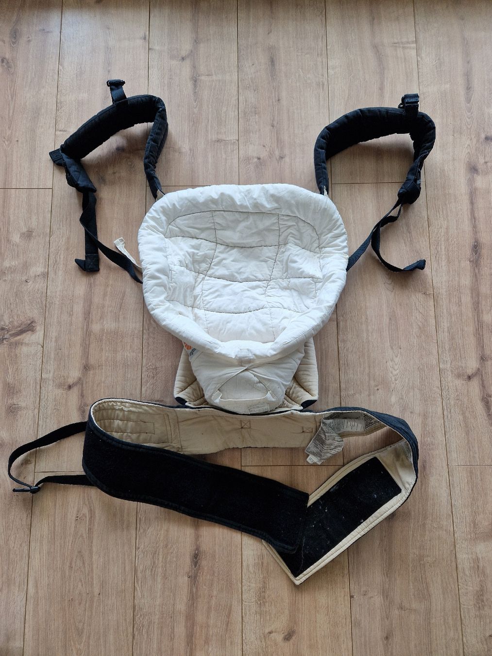Ergo Baby Porte-bébés ventraux & dorsaux: ergobaby Babytrage 4 Position – D'occasion à Münsingen par MarcoTs 4