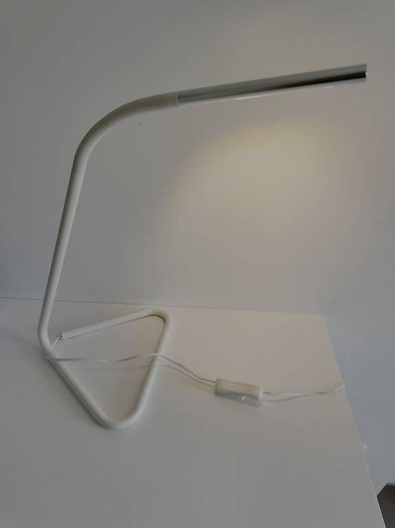 Lampes: IKEA Harte LED Arbeitsleuchten (weiss) 5CHF – D'occasion à Luzern par her_8zt9