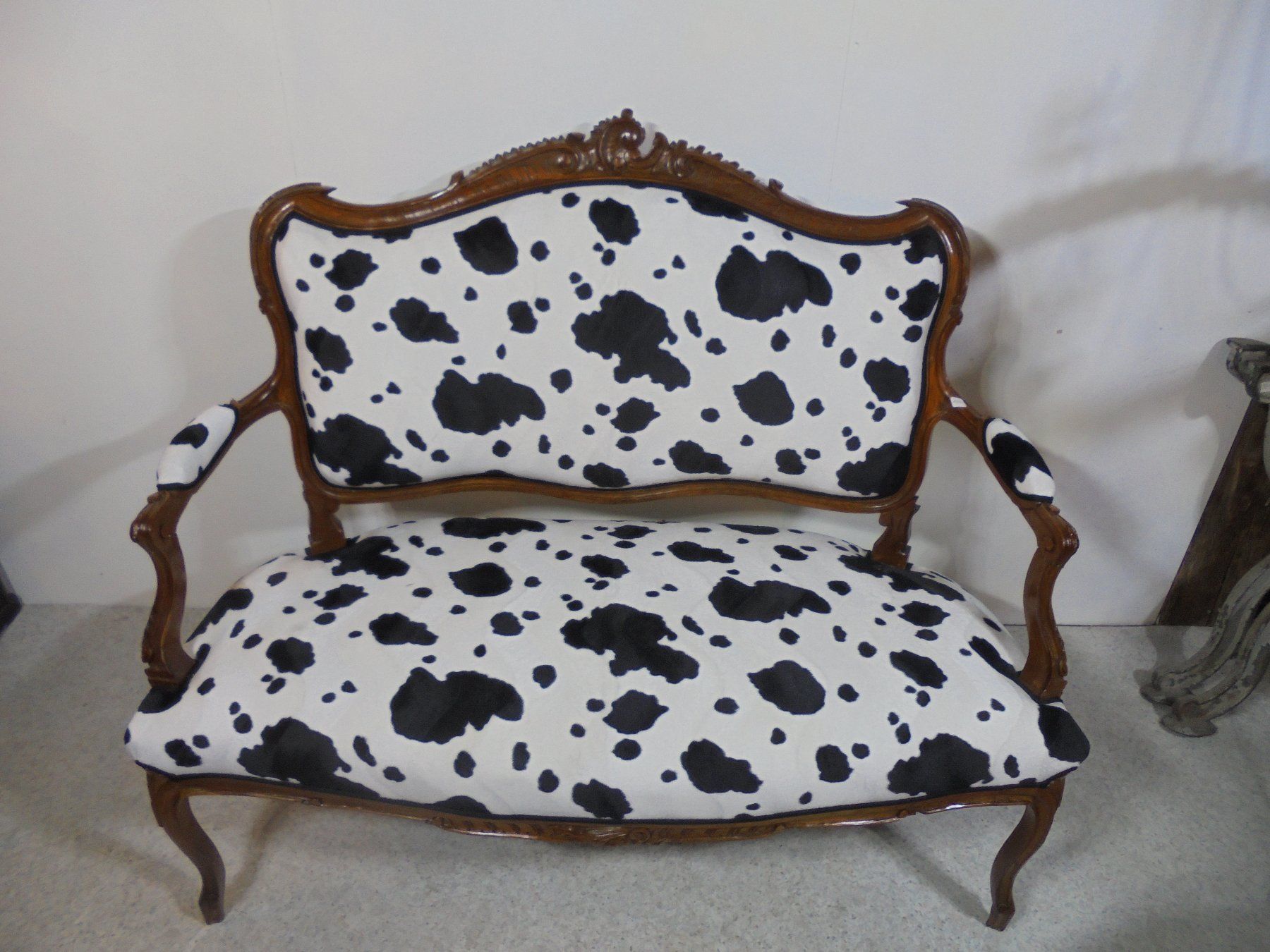 Divani: Antikes Sofa – Usato da Bern venduto da Truvaille