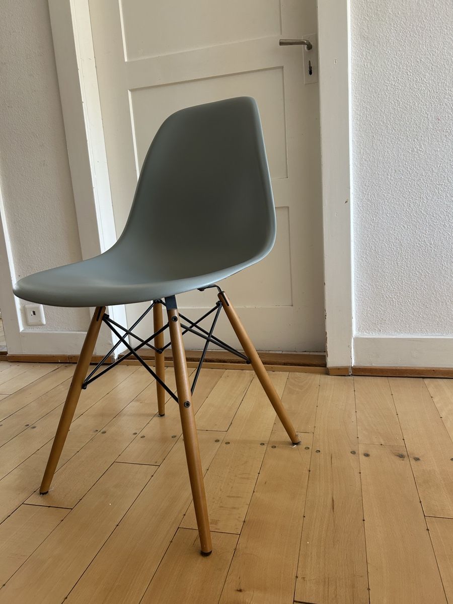 Vitra Sedie: Original Vitra Plastic Chair Graugrün – Usato da zürich venduto da lis_9nv5 6