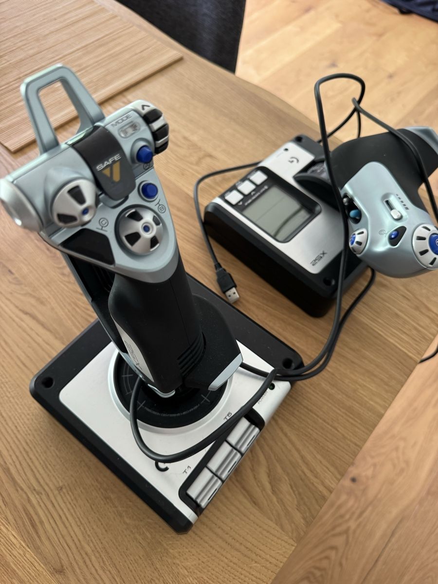 Sistema di controllo: Logitech G Saitek X52 Flight Control System – Usato da Obernau venduto da den_vrp6 2