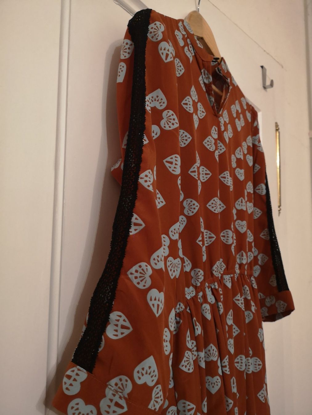 Kleider: Ausgefallenes Kleid – Neu (gemäss Beschreibung) aus Kreuzlingen von Kapuzine 1