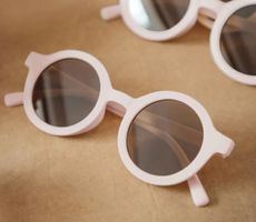 Stylische Kindersonnenbrille- Farbe Flamingo