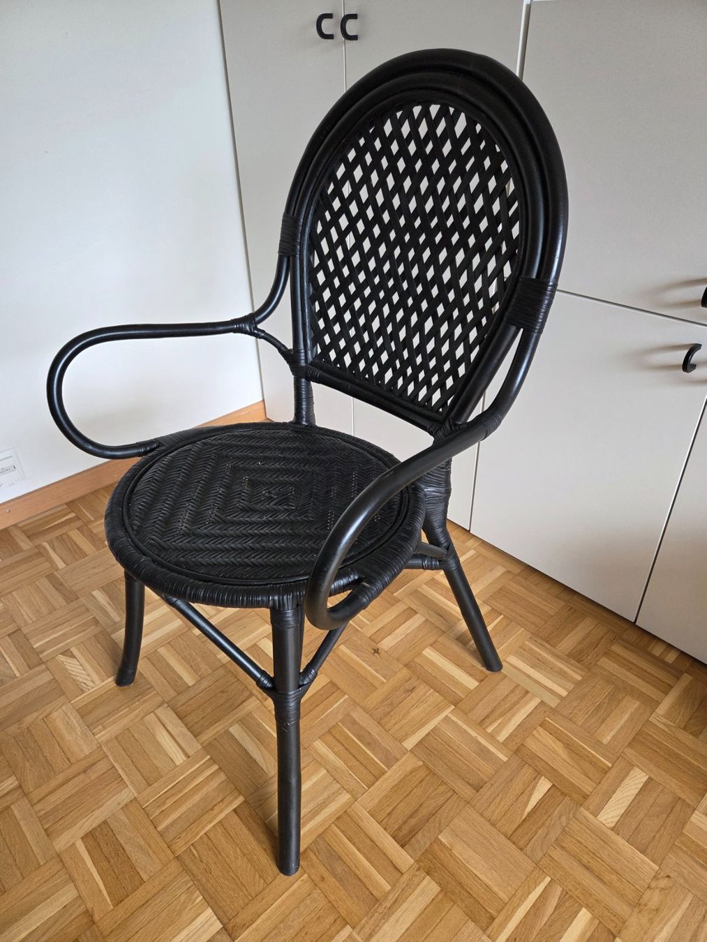 Ikea Sedie: Schwarzer Esszimmersessel / Ikea, Stuhl (Rattan) – Usato da Basel venduto da jer_cmp6 1