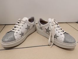 Weisse Leder Sneaker mit Sternen 39/40 Sommer-Must-Have
