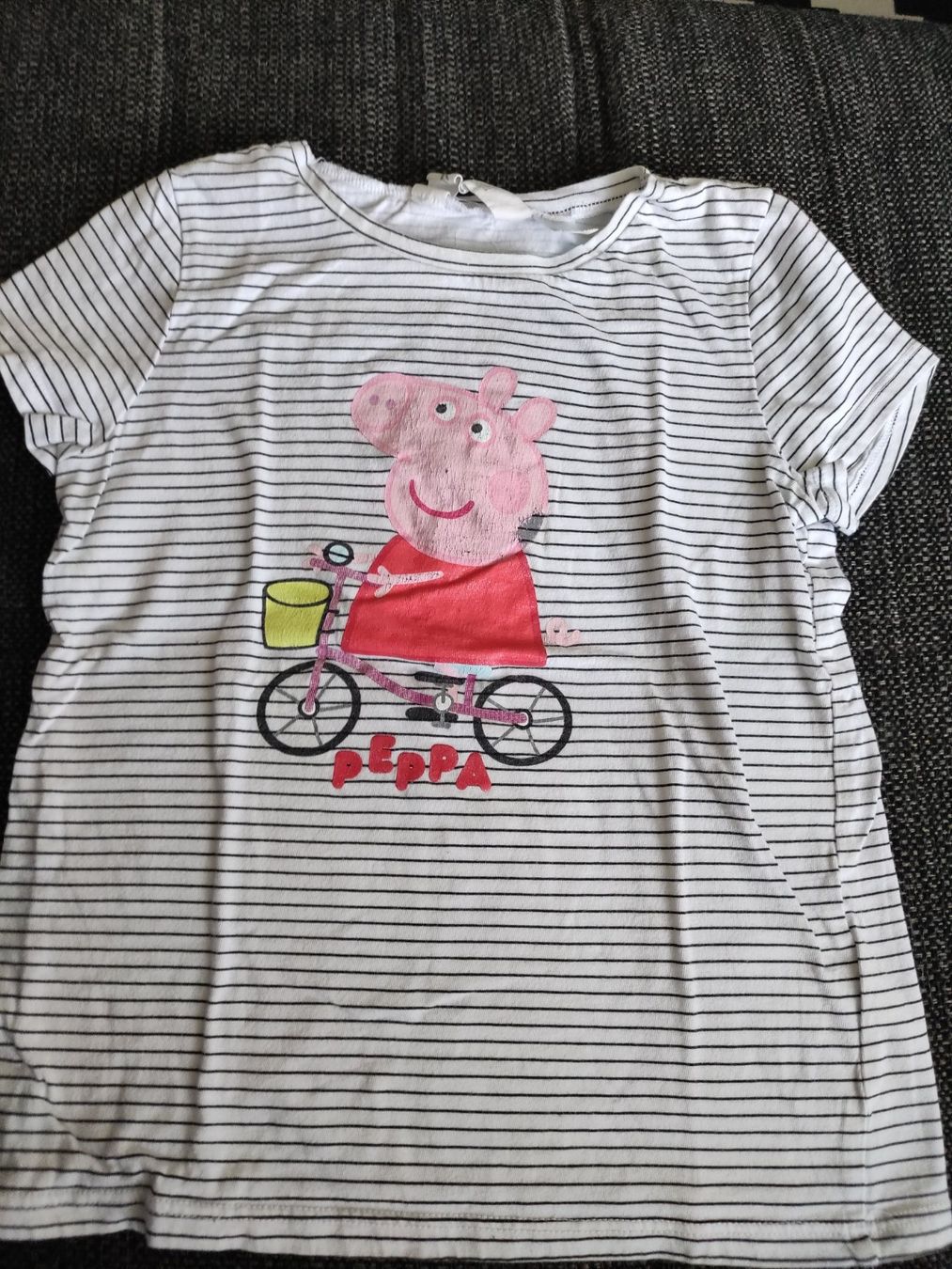 H&M Camicette, T-shirt & Top: H&M Peppa Top Gr 122/128 – Usato da Zollikerberg venduto da pethetiti