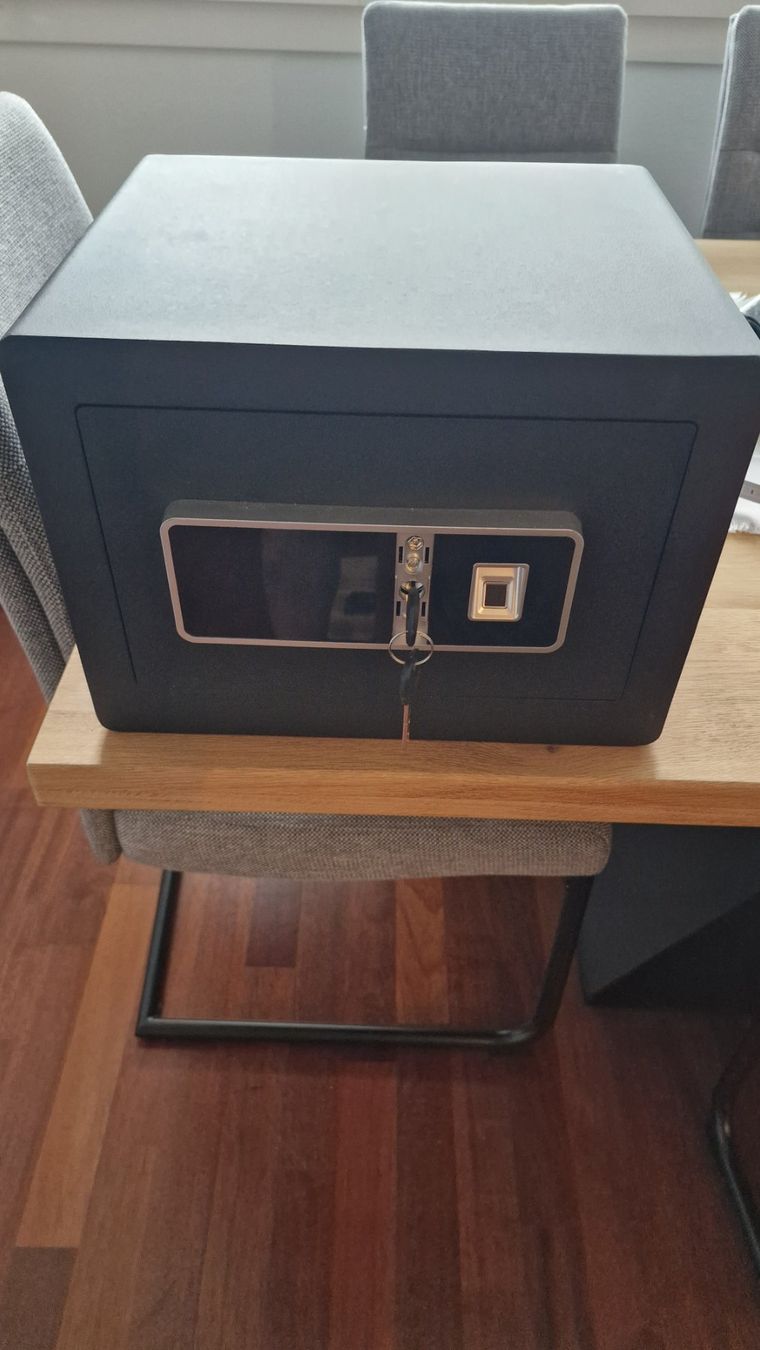 Casseforti: Tresor mit Fingerabdruckscanner, Zahlencode und Schlüssel – Nuovo (secondo la descrizione) da Basel venduto da Blaze_It 1