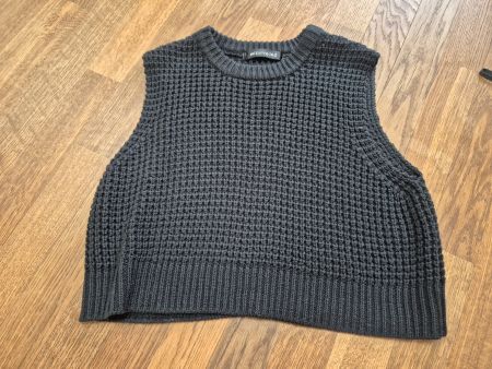 Black knitted vest