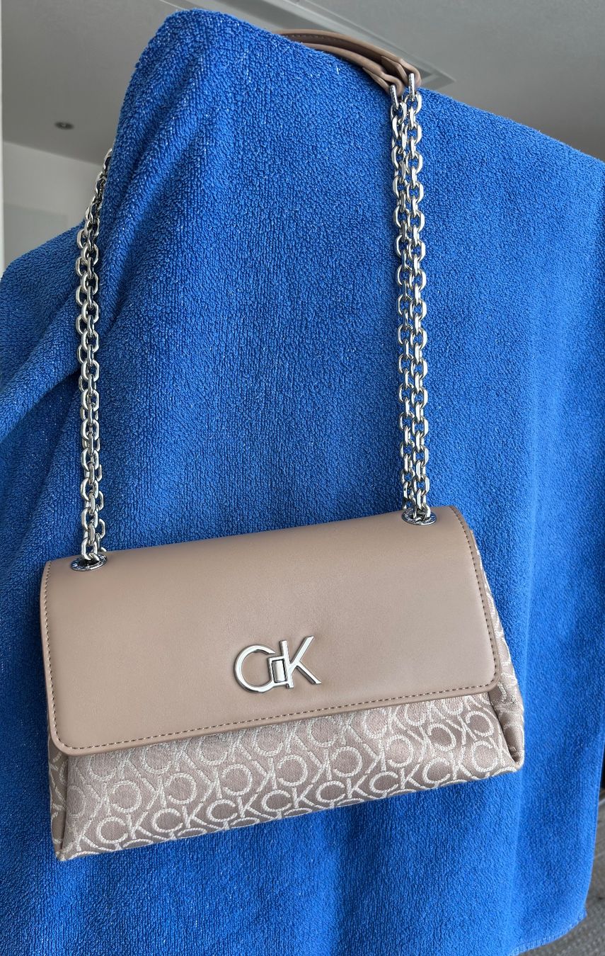 Calvin Klein Borse da donna: Original Calvin Klein Tasche – Usato da Dietikon venduto da zol_98hy 1