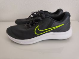 Nike Sneaker Kinder Grösse 39 (neuwertig)