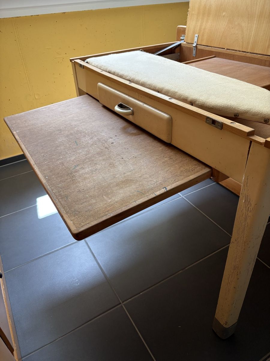 Tavoli: Vintage Küchentisch / Bügeltisch – Usato da Knonau venduto da LilleKulla 5