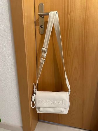 Weisse Desigual Handtasche / Umhängetasche