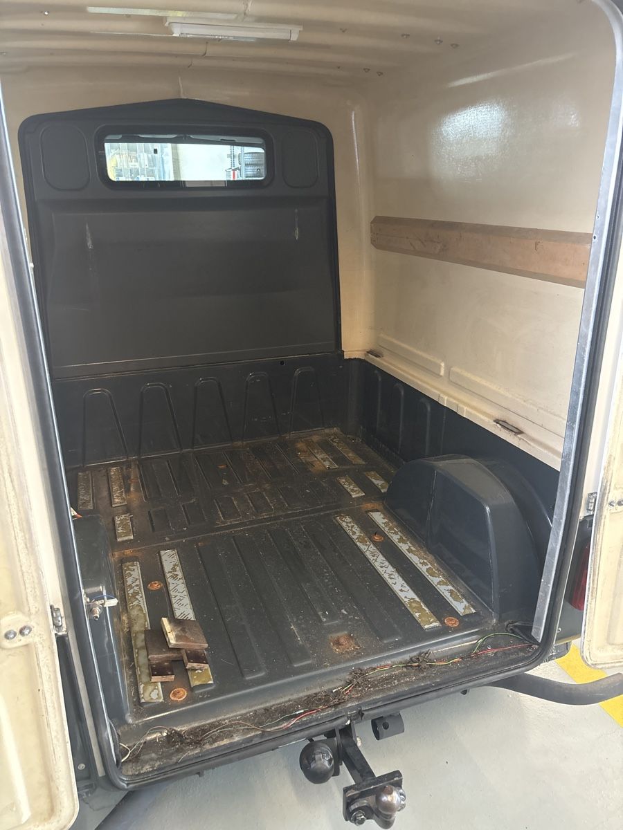 Mega Véhicules utilitaires: Mega Multitruck 600 / Defekt  – Défectueux à Ostermundigen par Mcone 5