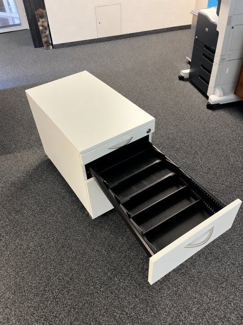 Banconi: Corpus / Rollcontainer mit Hängeregister – Usato da Rapperswil SG venduto da inf_g7g9 3