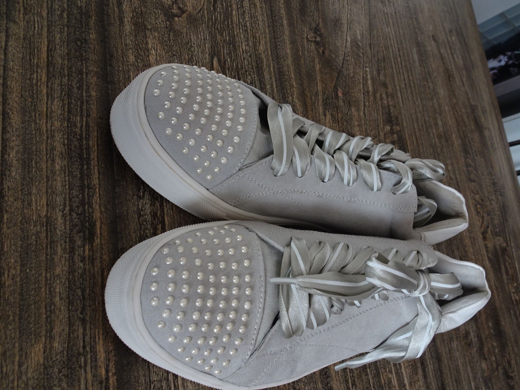 Scarpe da donna: Skneakers Leder hellgrau, edel, neu Gr. 41 – Nuovo (secondo la descrizione) da Winterthur venduto da Riiita 3